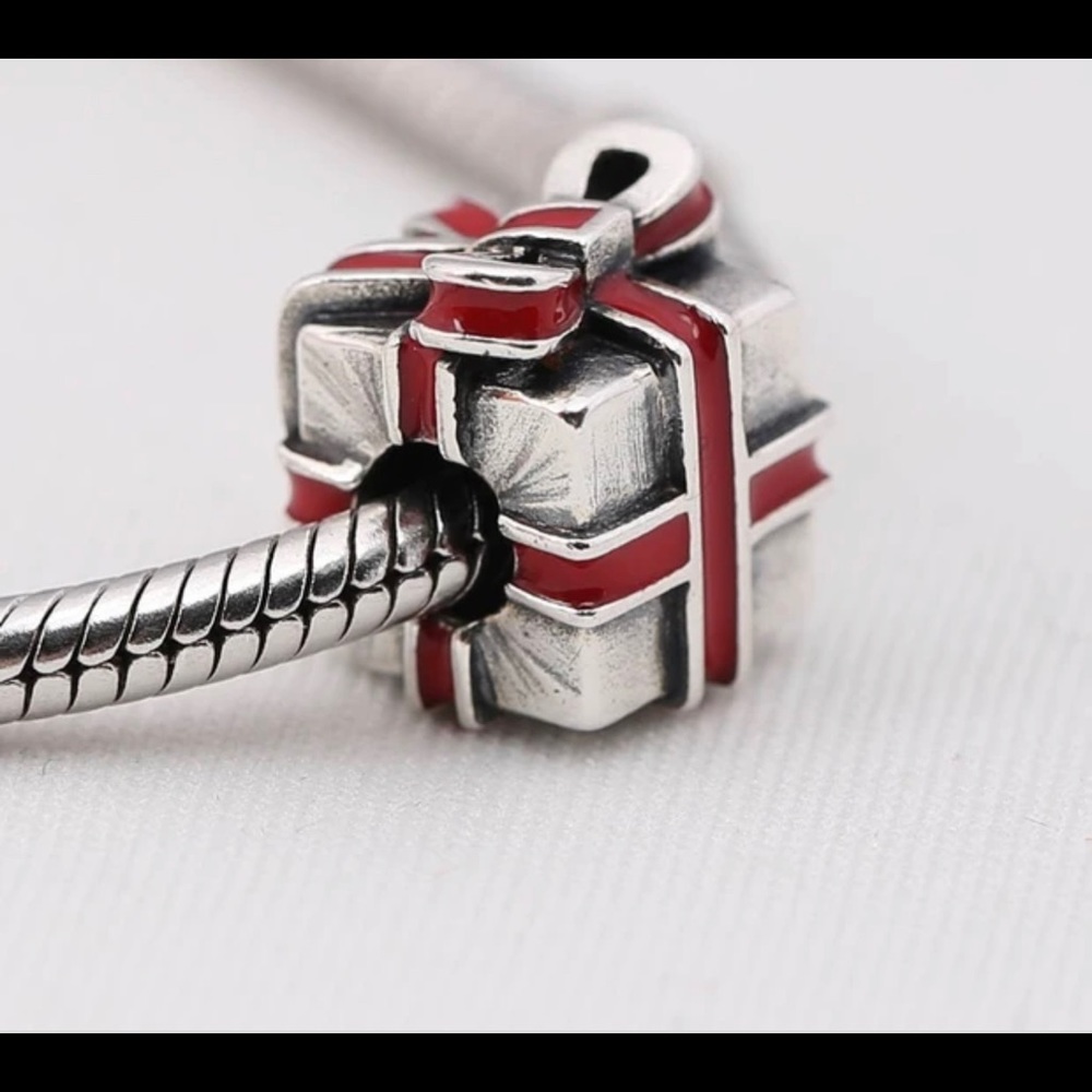 Pandora Birthday Box silver charm
